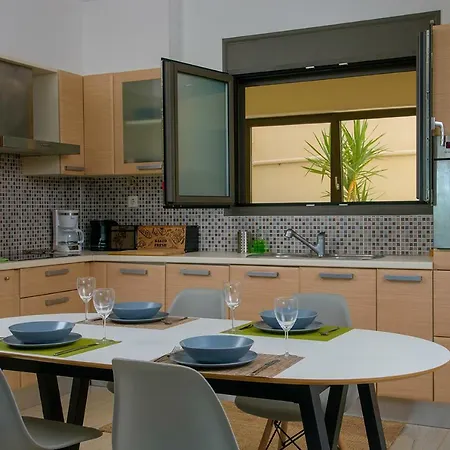 Sea View And Sunrise Apartment *