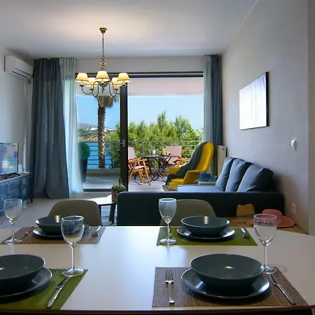 Sea View And Sunrise Apartment *