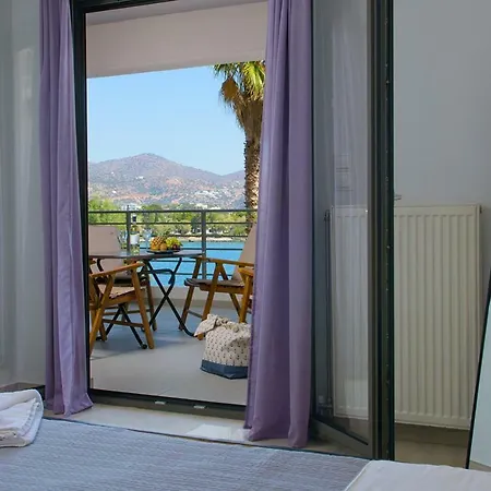 Sea View And Sunrise Apartment