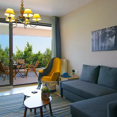 Sea View And Sunrise Apartment
